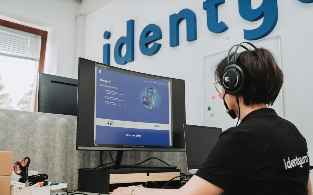 LIVE AGENTS IN DIGITAL ONBOARDING: ENHANCING, NOT REPLACING, AUTOMATION