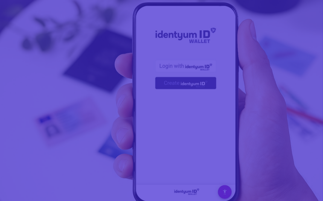 Ruka drži mobitel s Identyum ID Wallet aplikacijom otvorenom na ekranu